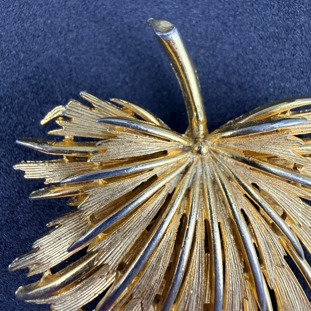 Vintage Gold Tone Textured Maple Leaf Brooch Pin Openwork Nature Fall 2